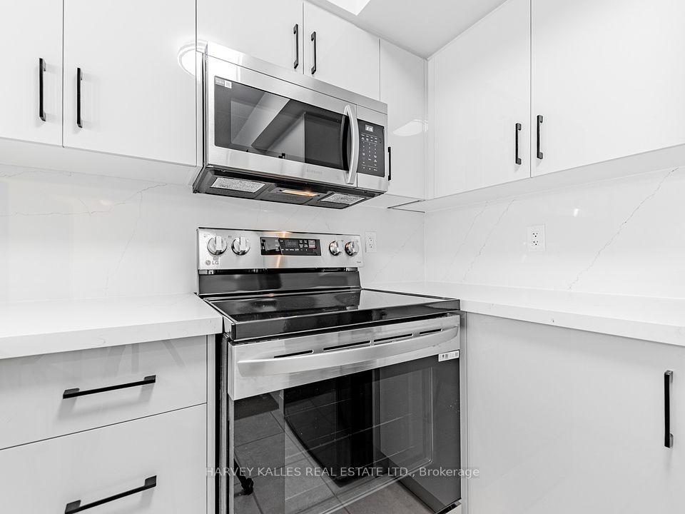 18 Yonge Street 3013