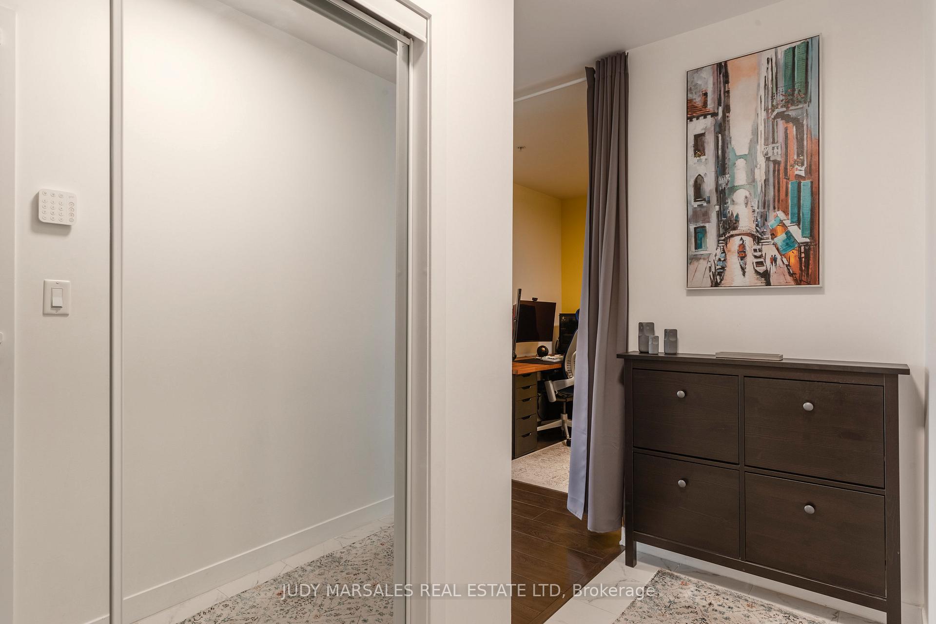 1 Bedroom Condo at 85 Robinson, Hamilton For sale