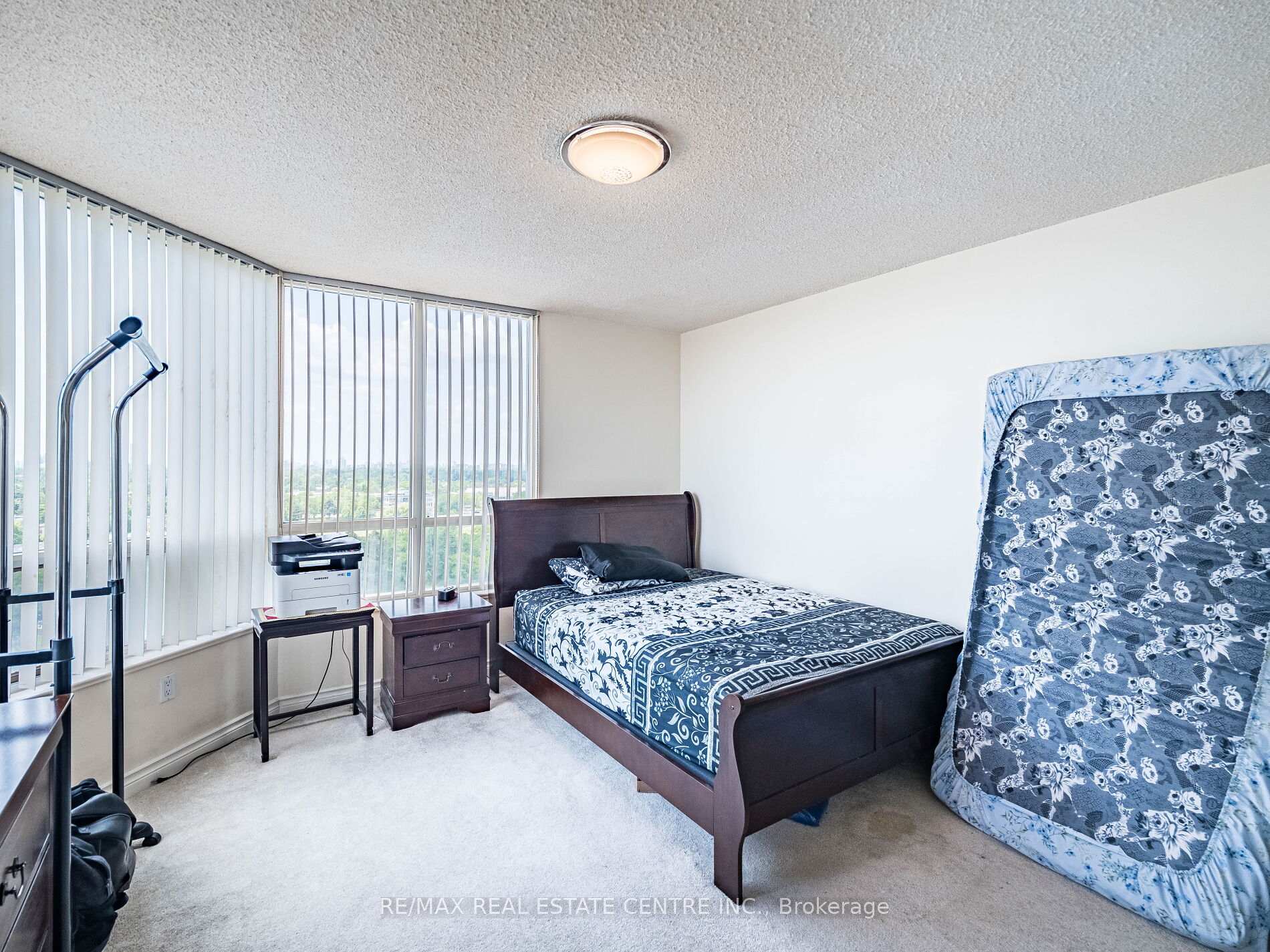 3 Bedrooms Condo at 168 Bonis, Toronto For sale