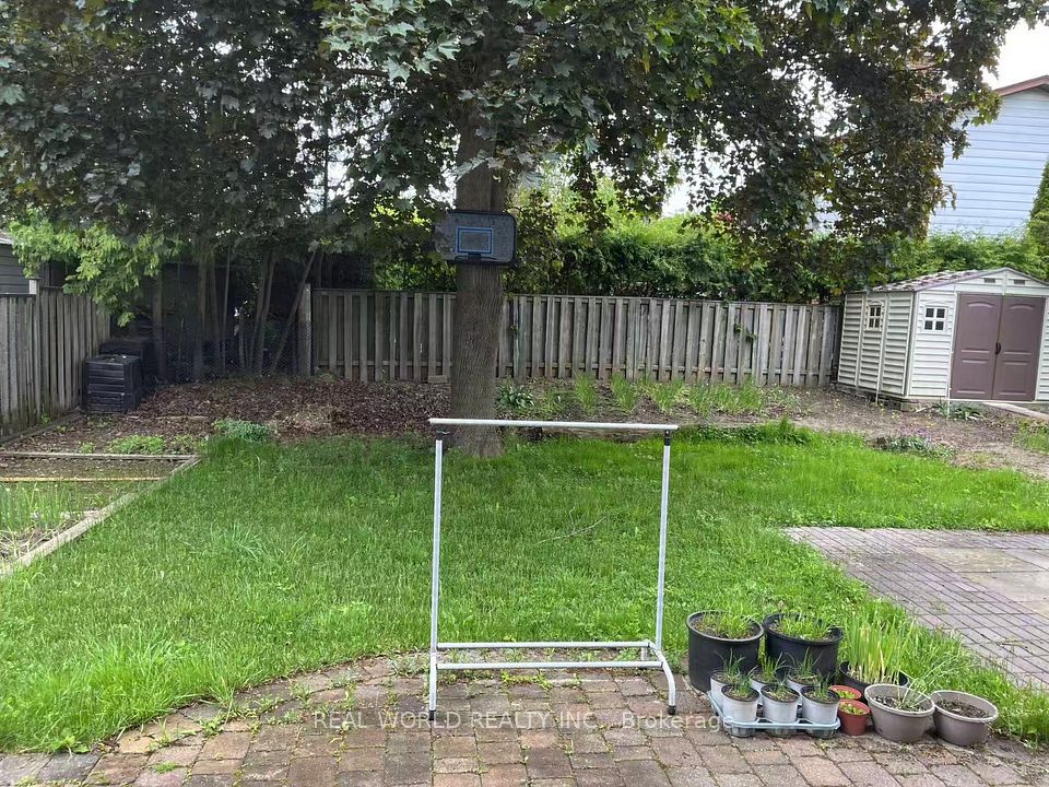180 Royal Orchard Boulevard