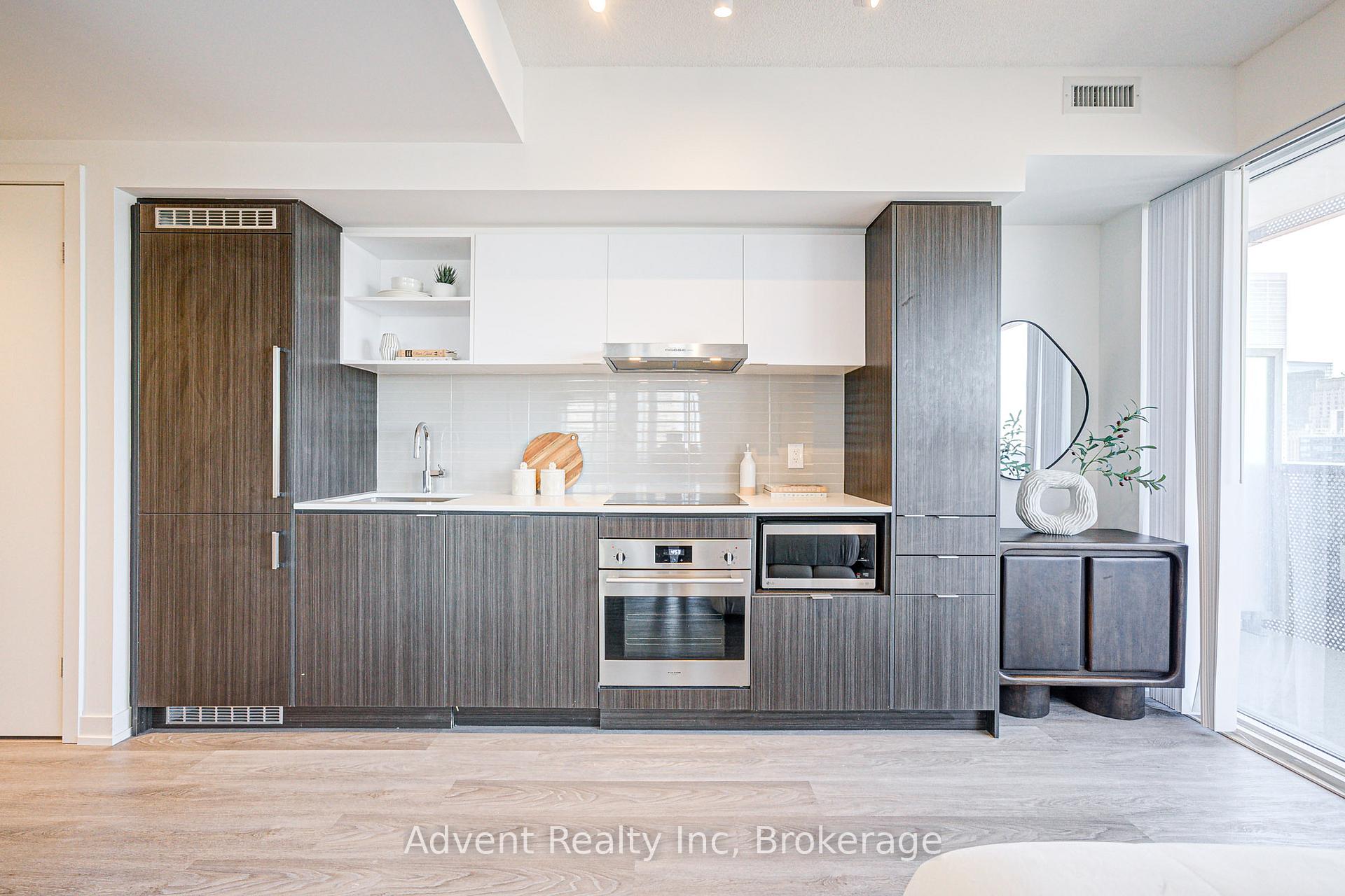 2 Bedrooms Condo at 55 Cooper,  Toronto For sale