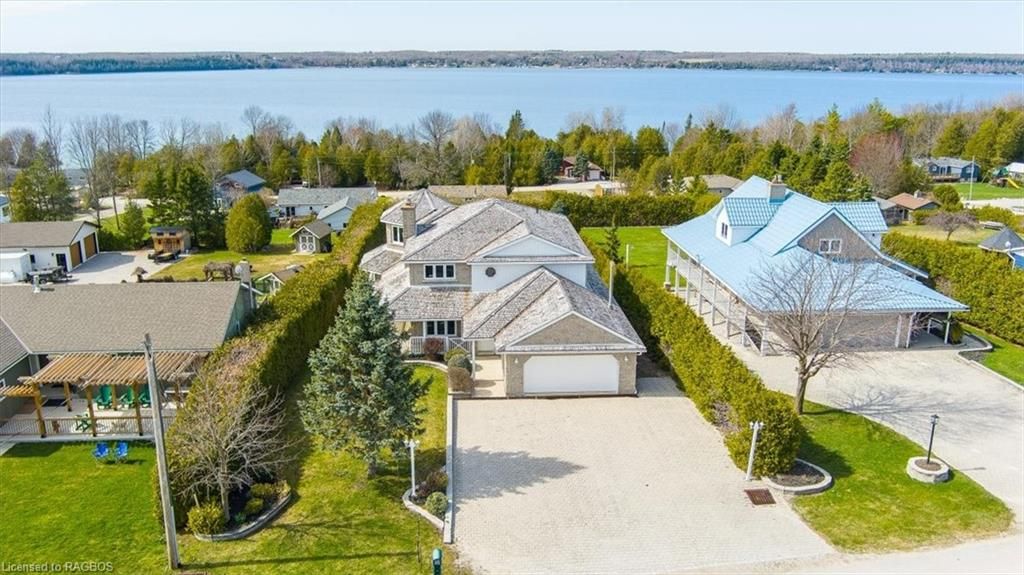 149 GRANDORE Street Georgian Bluffs Ontario N0H 2T0