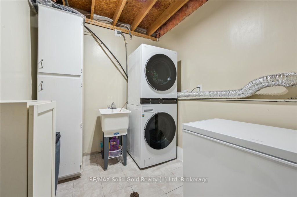 419 Bairstow Crescent, #3