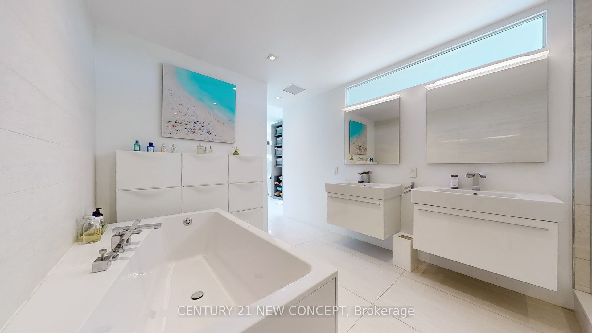1 Watergarden Way N, #501