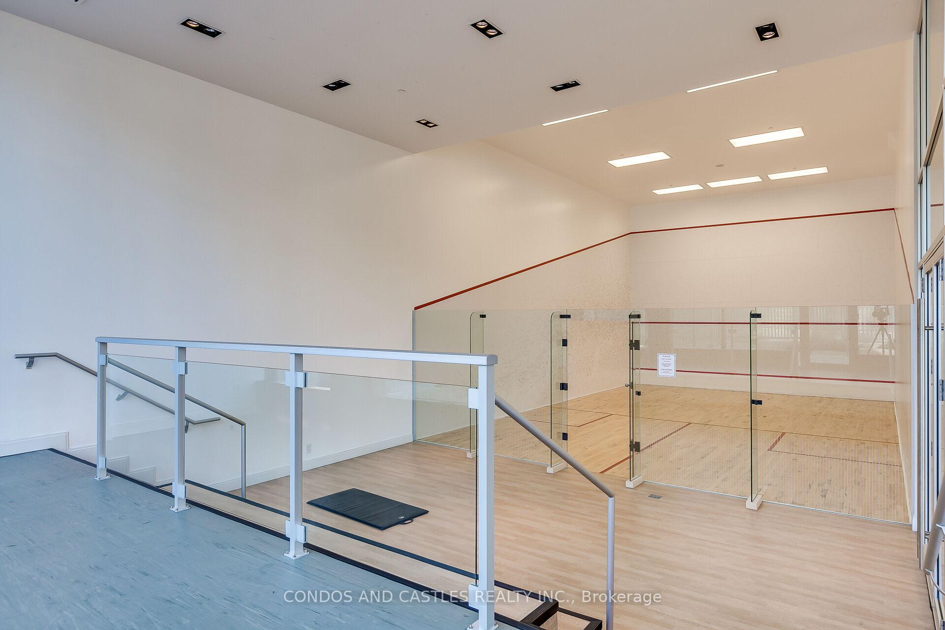 2 Bedrooms Condo at 88 Park Lawn, Toronto For sale