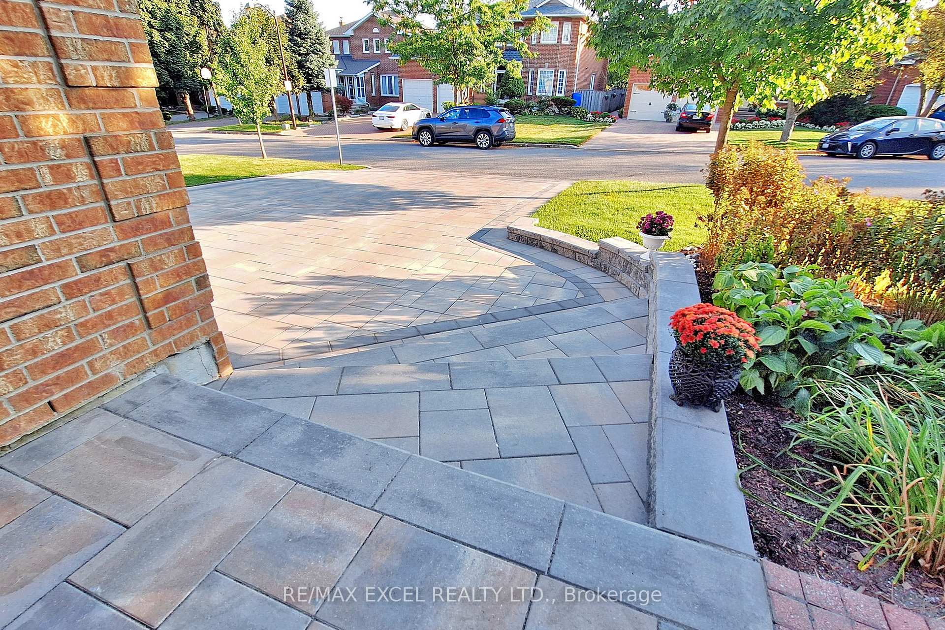 69 Nadine Crescent, Markham, ON L3R 7Y7