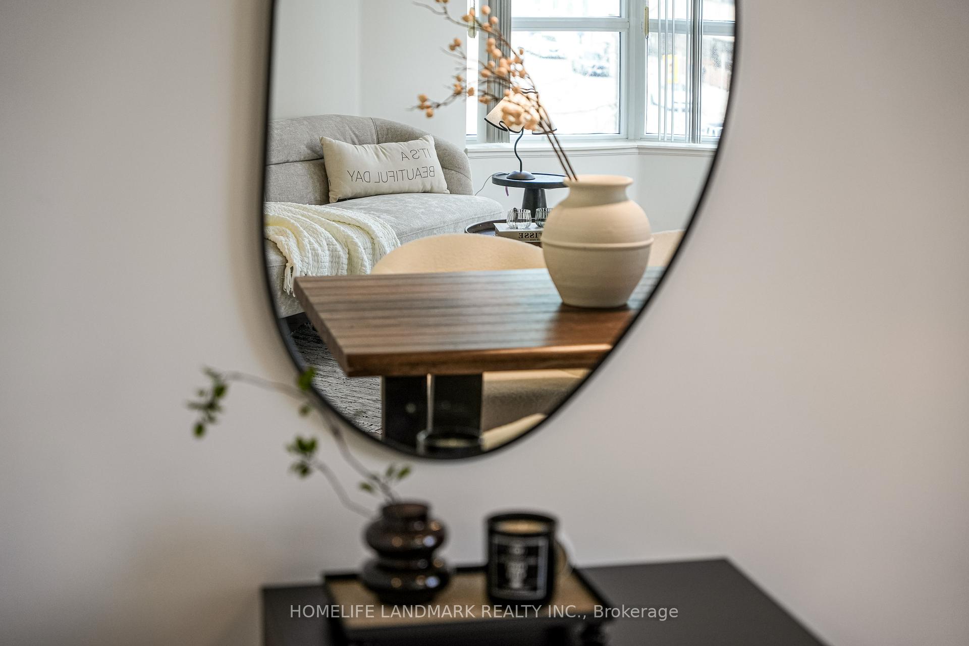 3 Bedrooms Condo at 500 Doris,  Toronto For sale