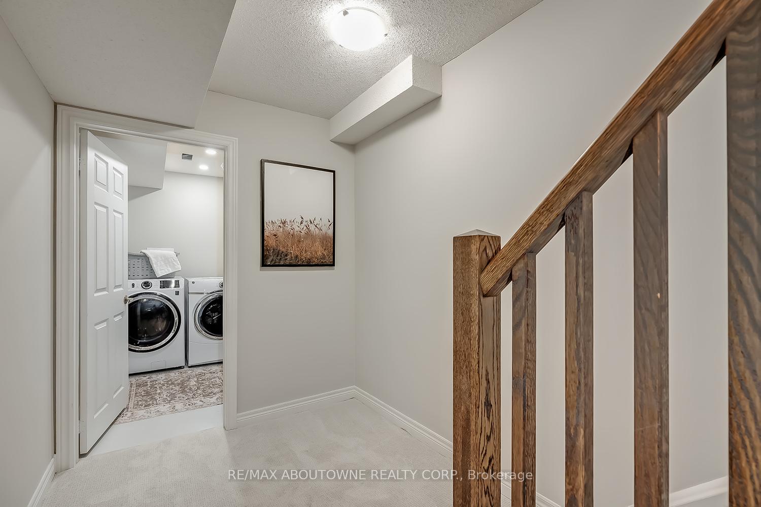 3 Bedrooms Condo at 233 Duskywing, Oakville For sale