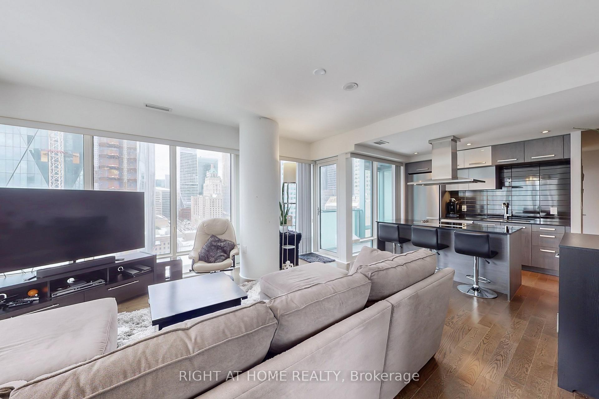 3 Bedrooms Condo at 8 The Esplanade, Toronto For sale