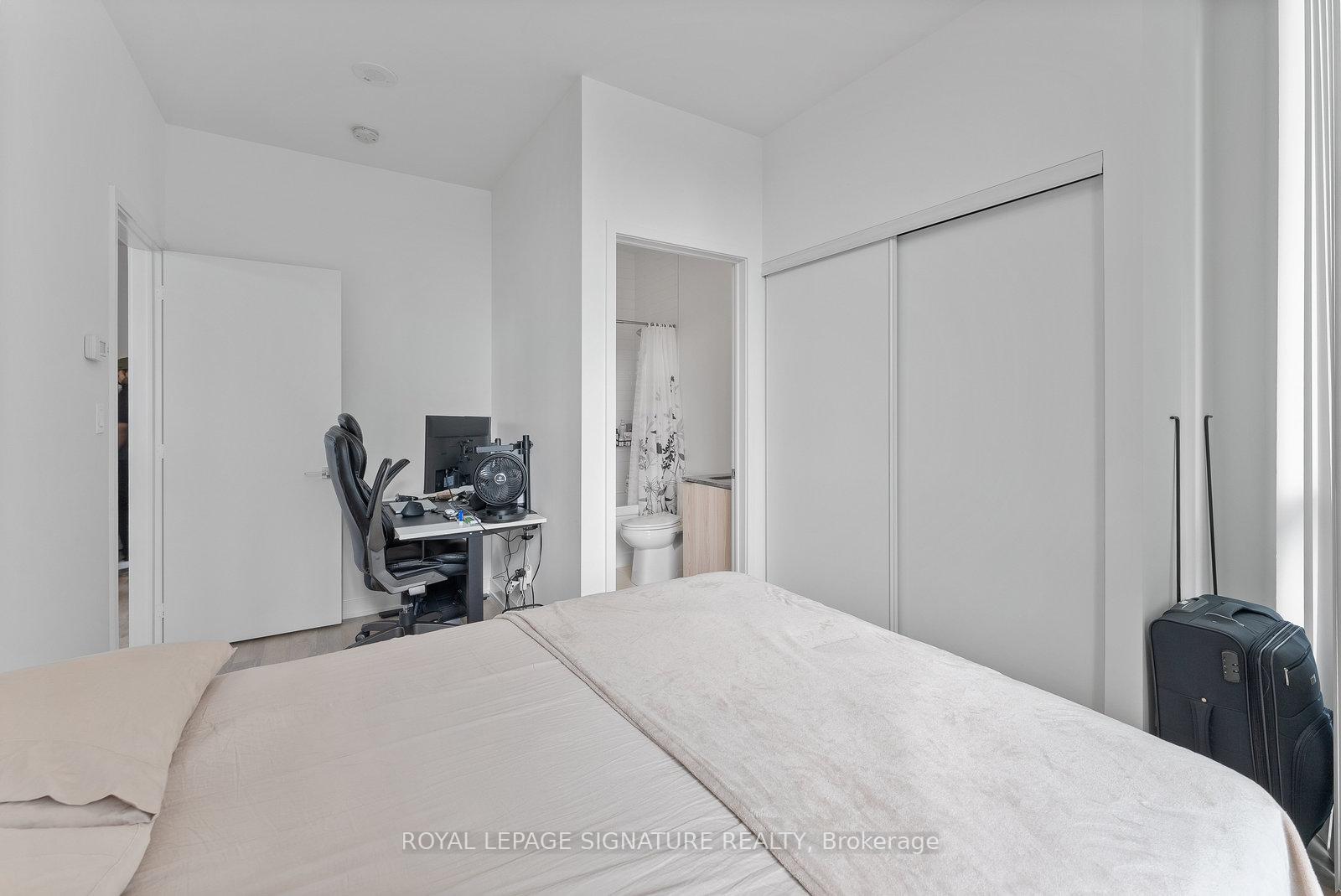 2 Bedrooms Condo at 50 Ordnance, Toronto For sale
