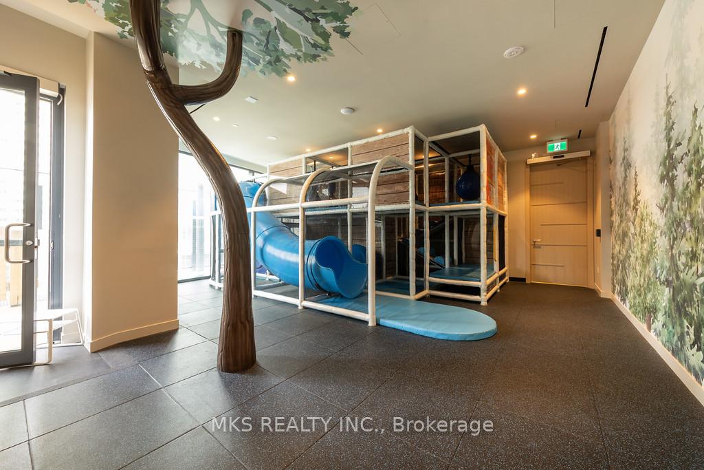 3 Bedrooms Condo at 138 Downes,  Toronto For sale