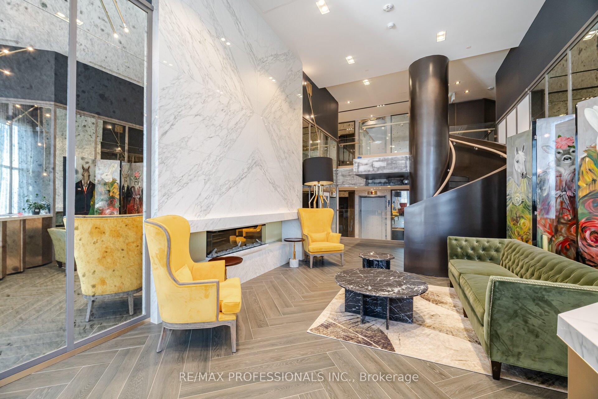 1 Bedroom Condo at 395 Dundas,  Oakville For sale