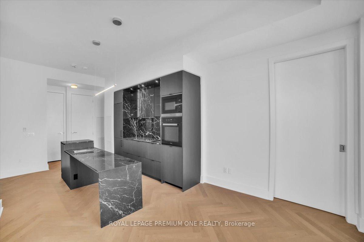 2 Bedrooms Condo at 11 Yorkville, Toronto For sale