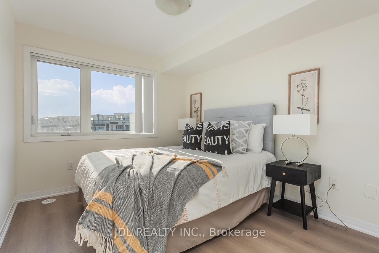 2 Bedrooms Condo at 175 William Duncan Rd,  Toronto For sale