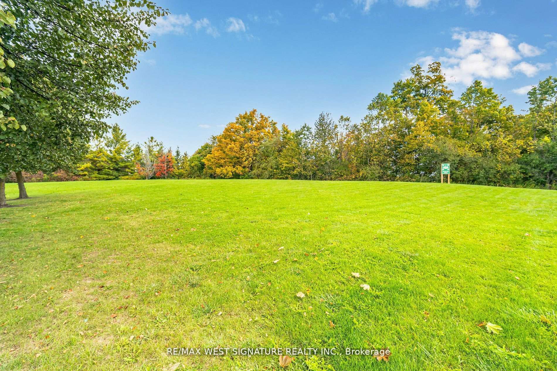 2 Bedrooms Condo at 75 Treelawn,  Vaughan For sale