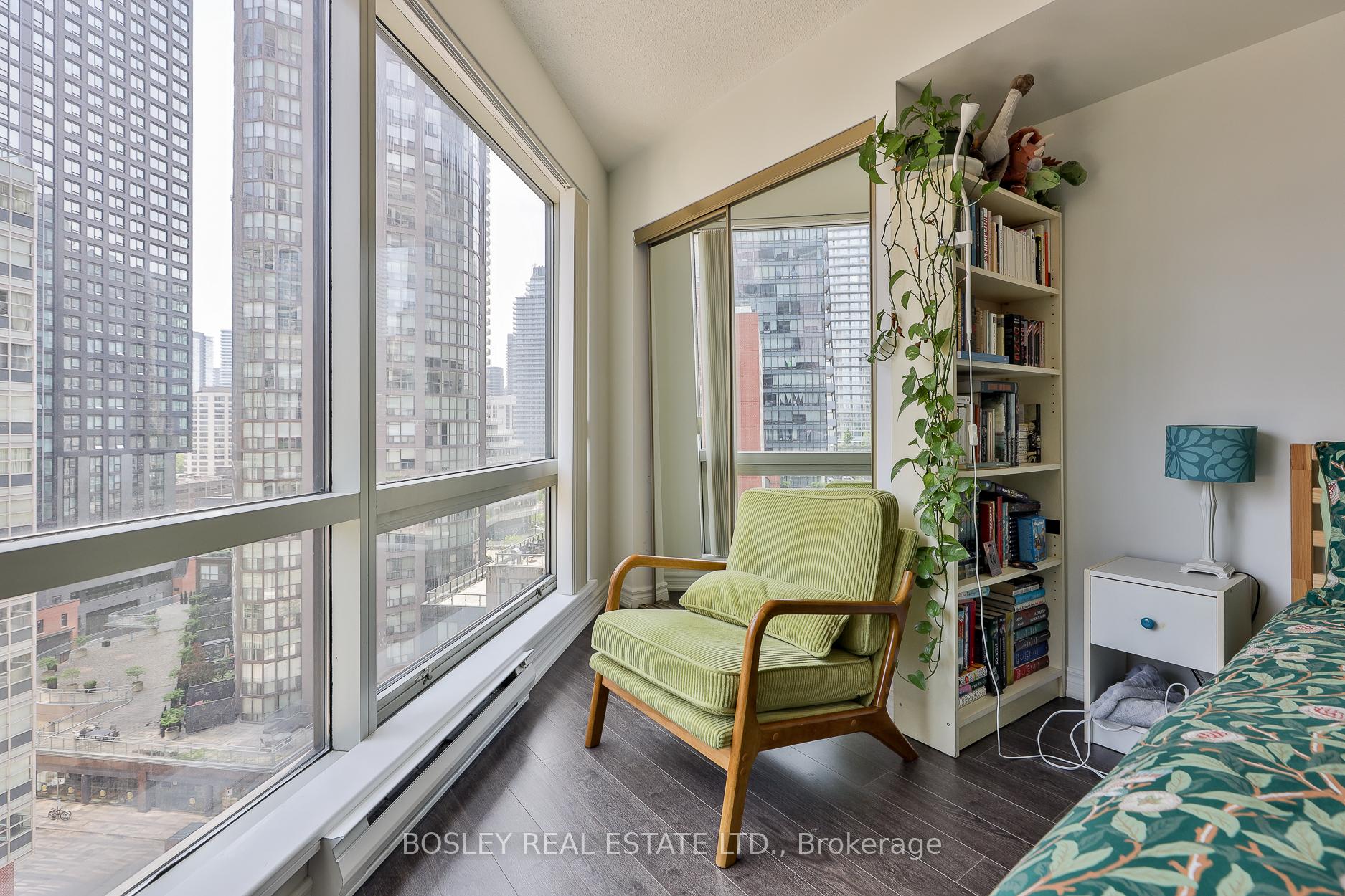 2 Bedrooms Condo at 1001 Bay, Toronto For sale