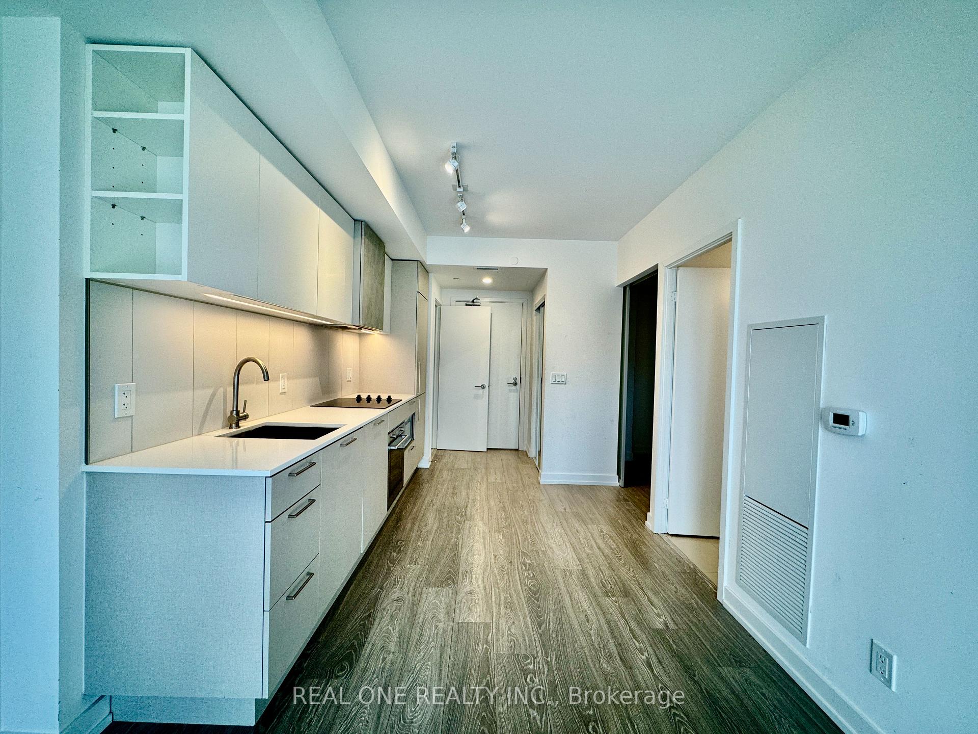 2 Bedrooms Condo at 19 Western Battery, Toronto For sale