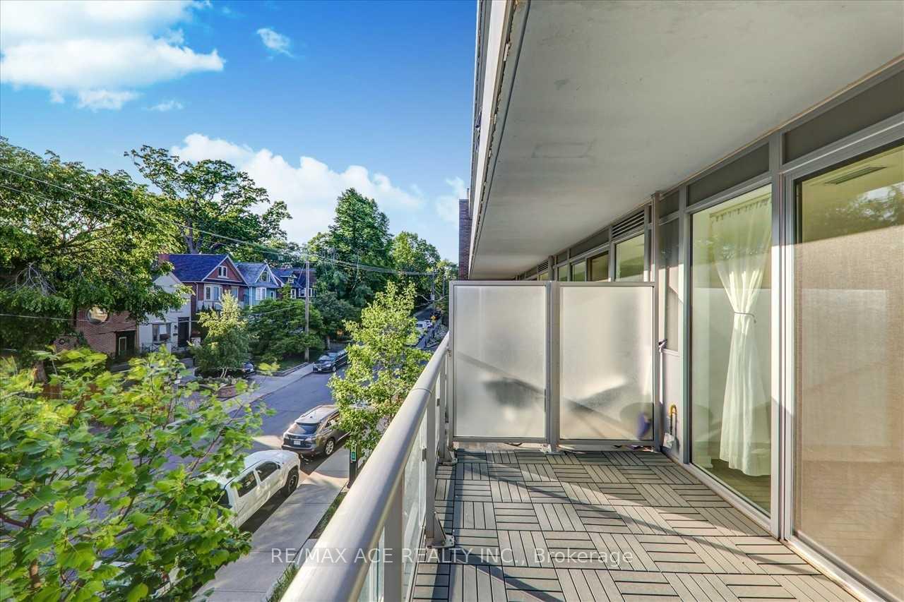 1 Bedroom Condo at 1960 Queens, Toronto For sale
