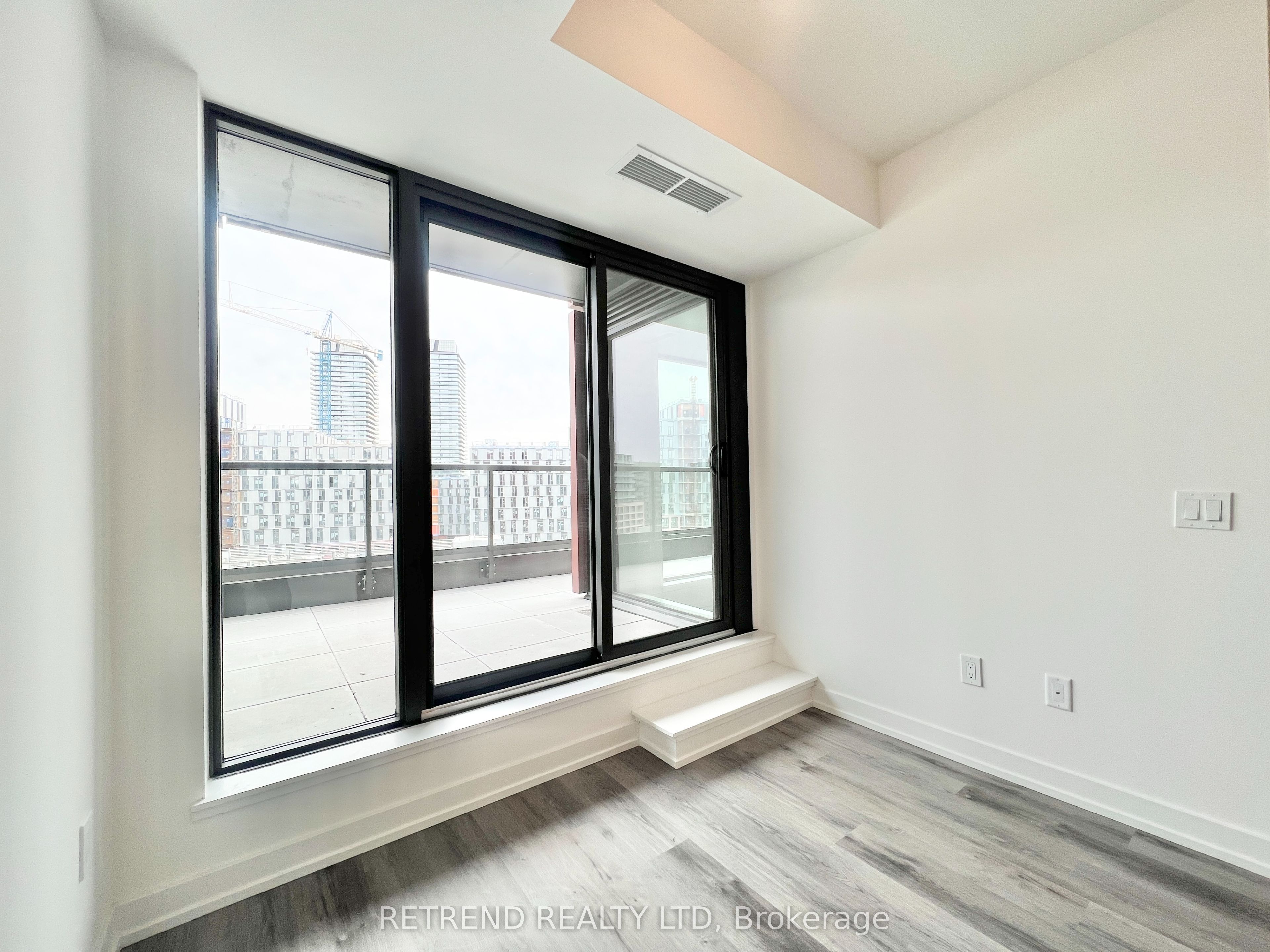 28 Eastern Avenue, #815