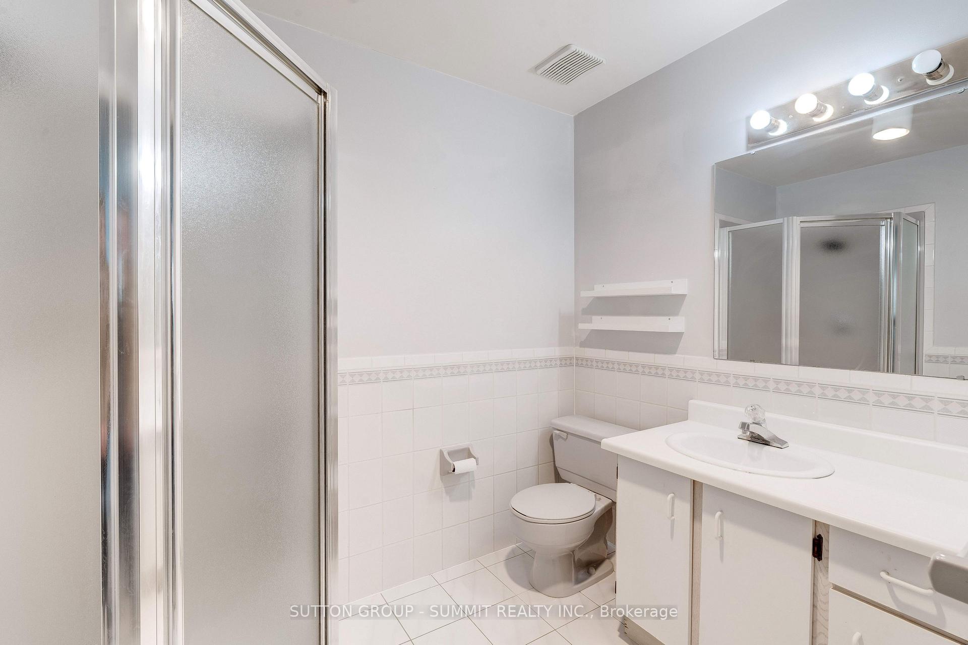 2 Bedrooms Condo at 3050 Pinemeadow, Burlington For sale