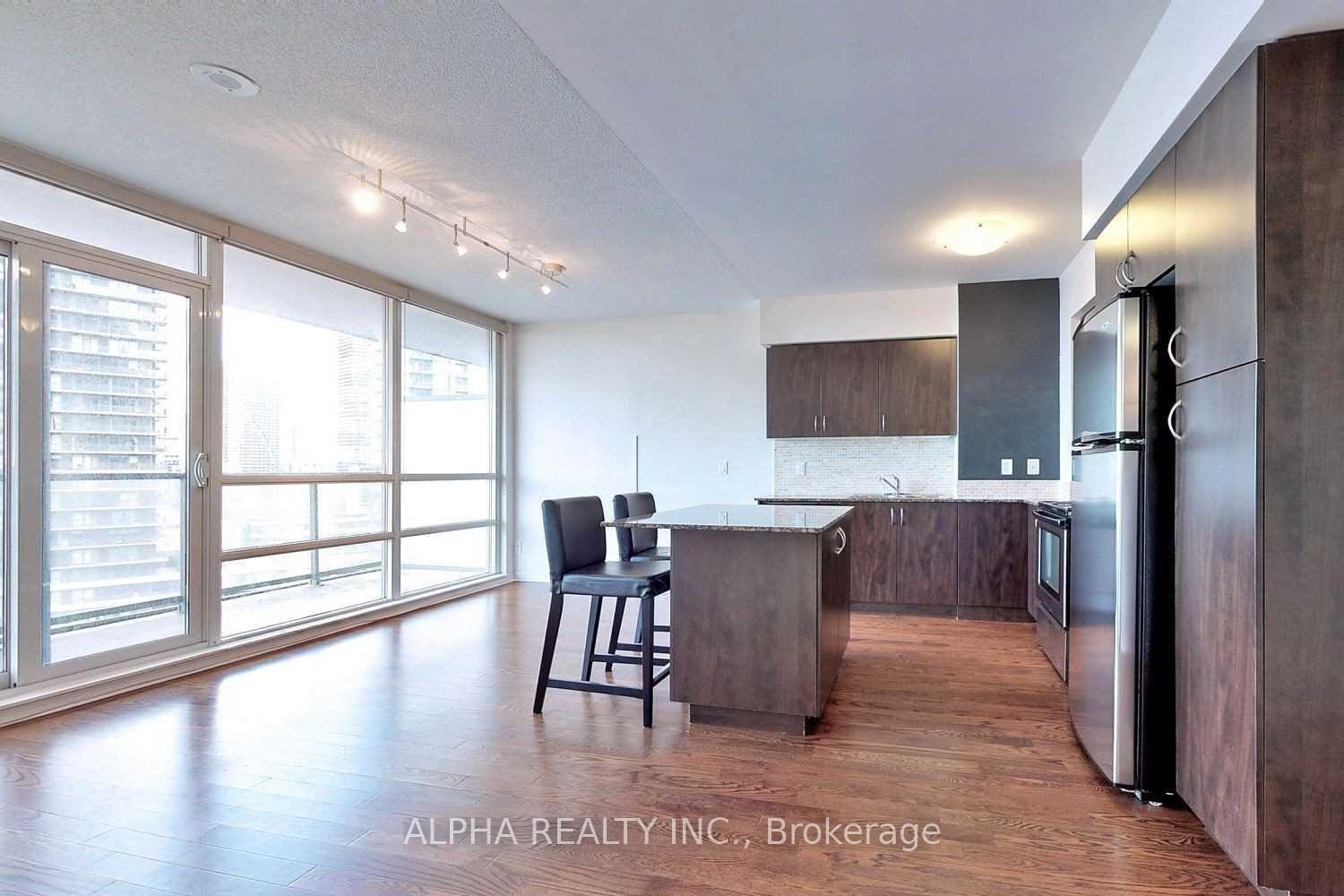 2 Bedrooms Condo at 15 Legion,  Toronto For sale