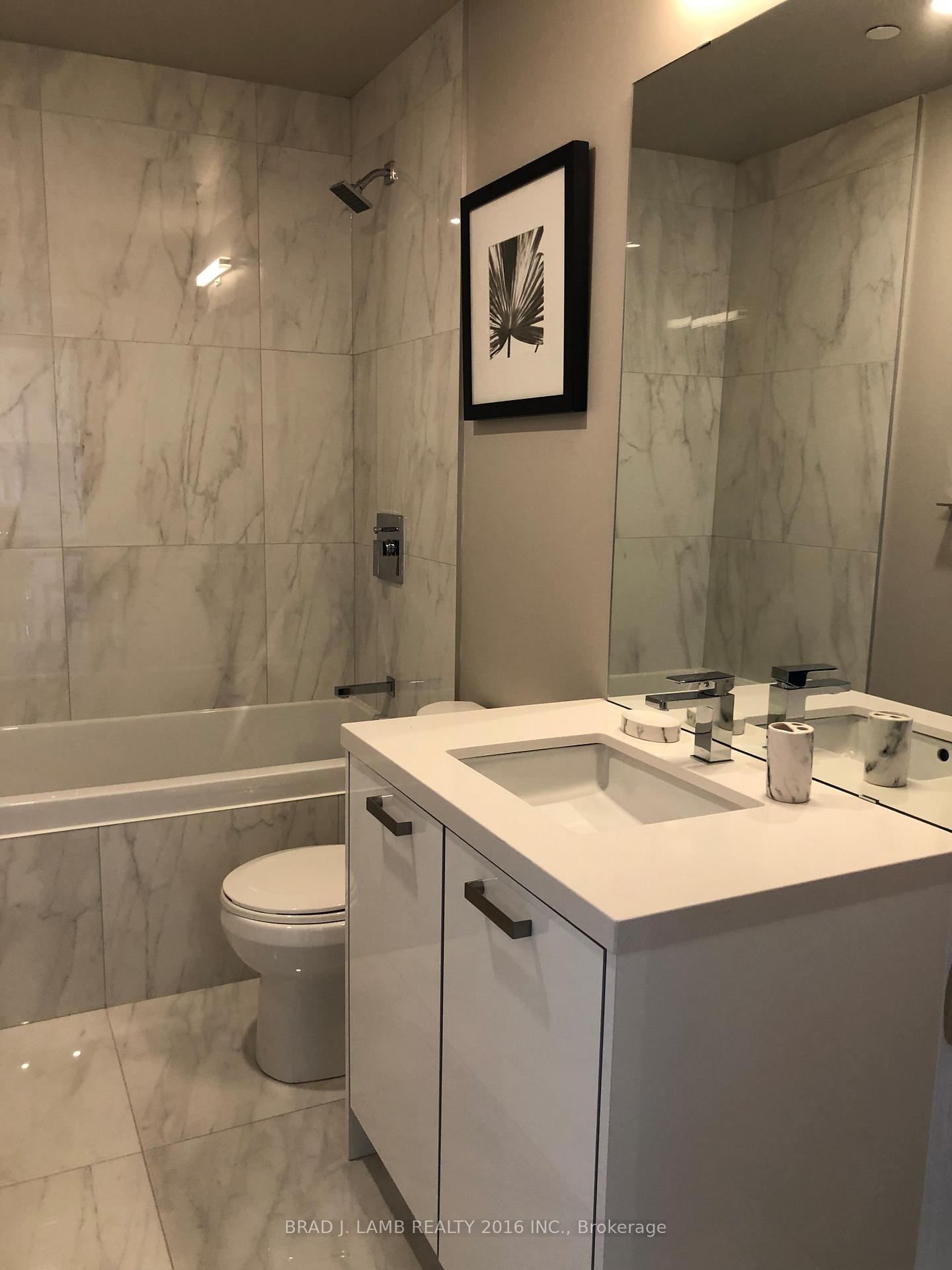 2 Bedrooms Condo at 458 Richmond, Toronto For sale