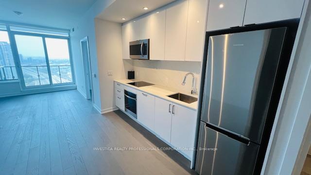 3 Bedrooms Condo at 1928 Lakeshore,  Toronto For sale