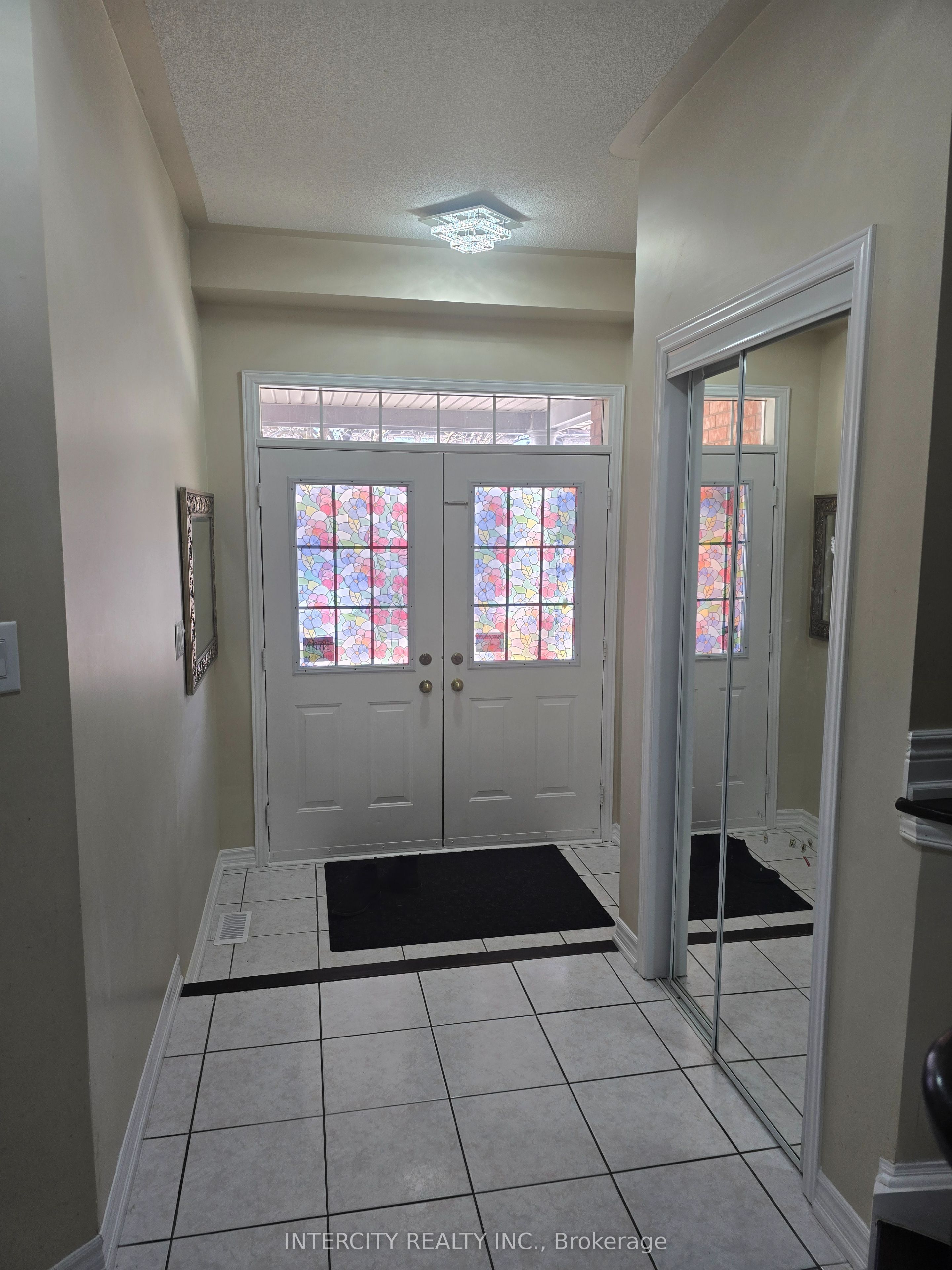 27 ZIA DODDA Crescent, Brampton, ON L6P 1J6