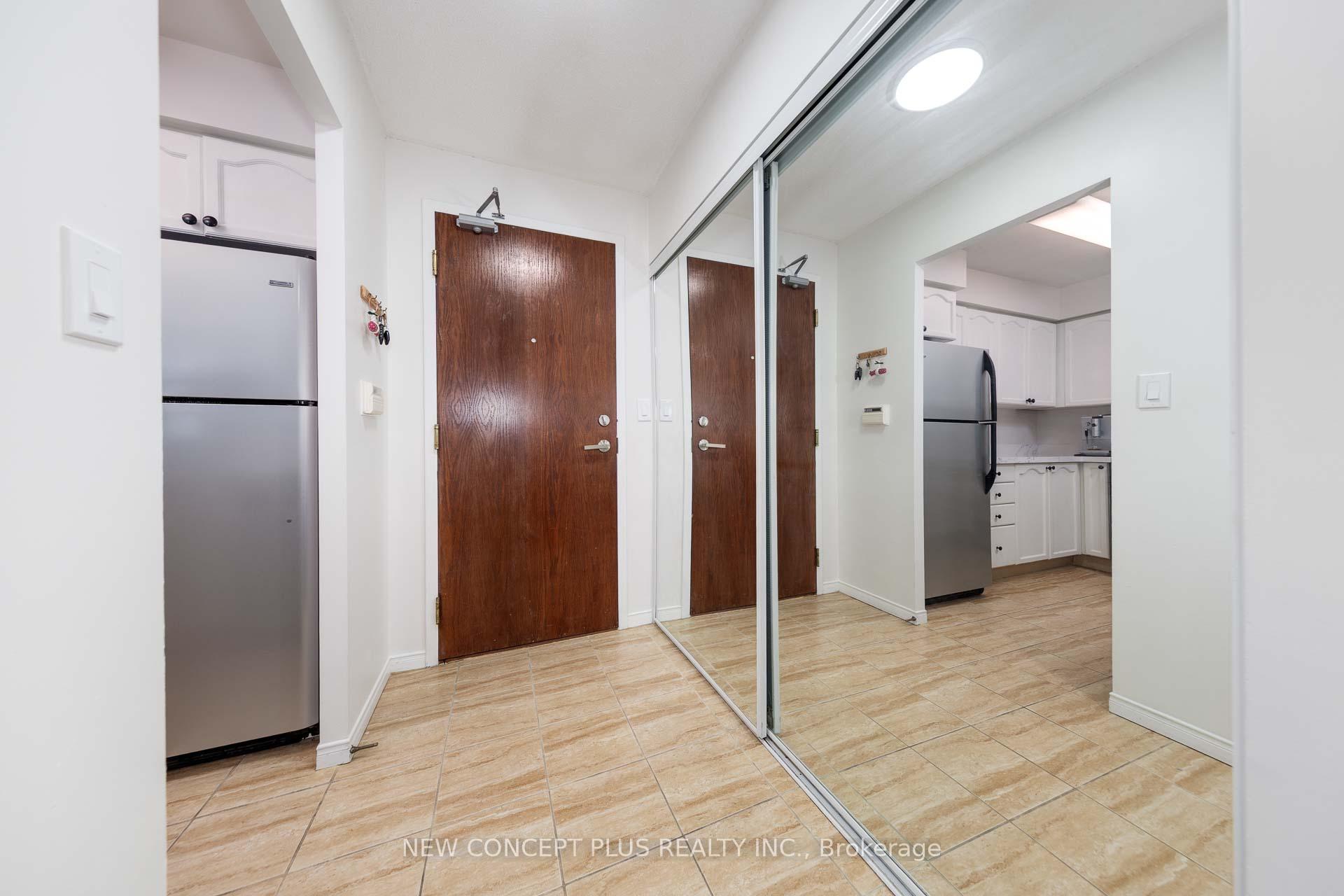 2 Bedrooms Condo at 39 Pemberton, Toronto For sale