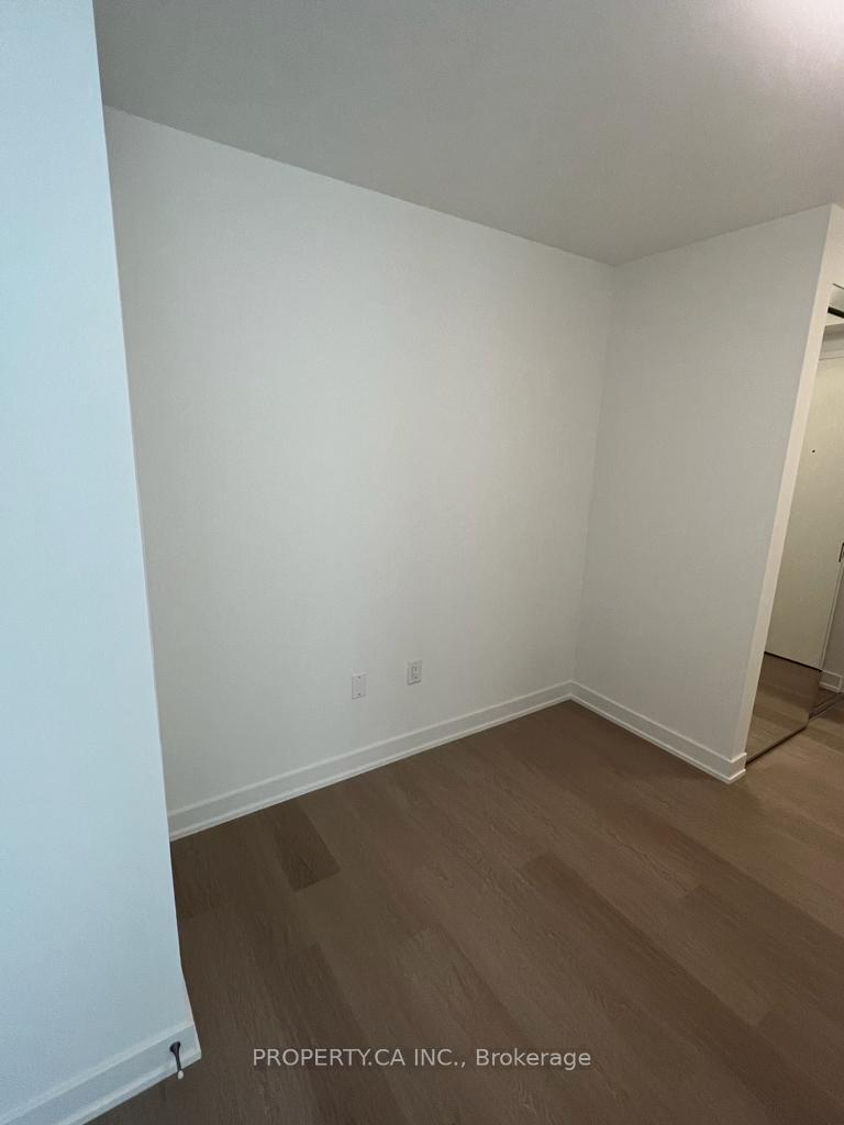 3 Bedrooms Condo at 3883 Quartz, Mississauga For sale