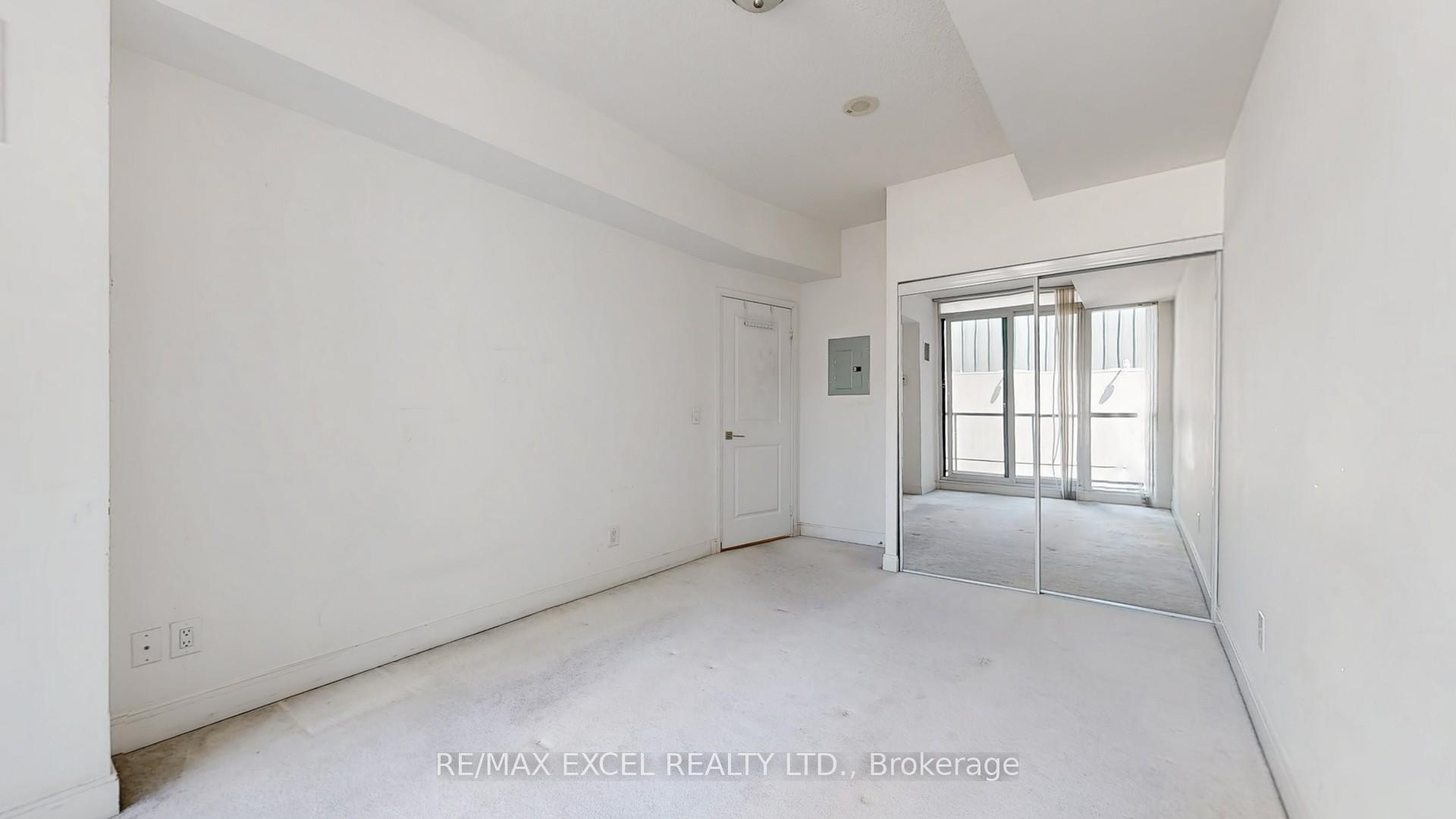 2 Bedrooms Condo at 1 Scott, Toronto For sale