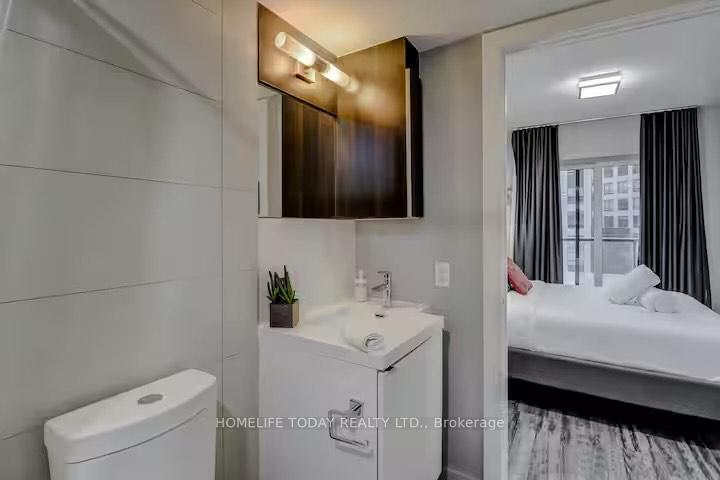 3 Bedrooms Condo at 300 Front, Toronto For sale