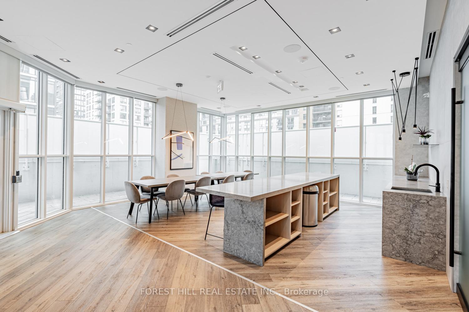 2 Bedrooms Condo at 77 Mutual, Toronto For sale