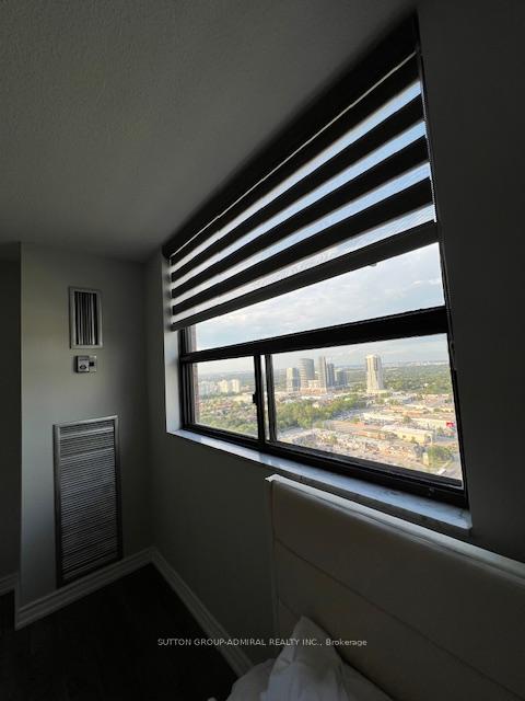 3 Bedrooms Condo at 10 Tangreen,  Toronto For sale