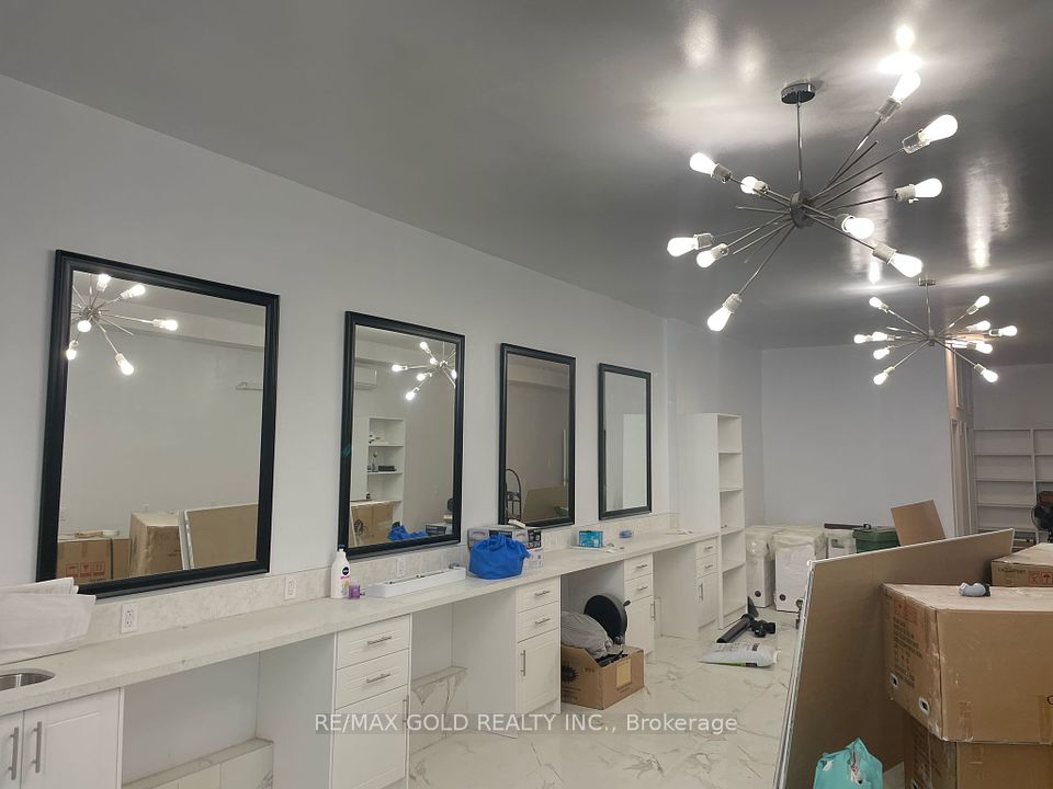 1824 St Clair
