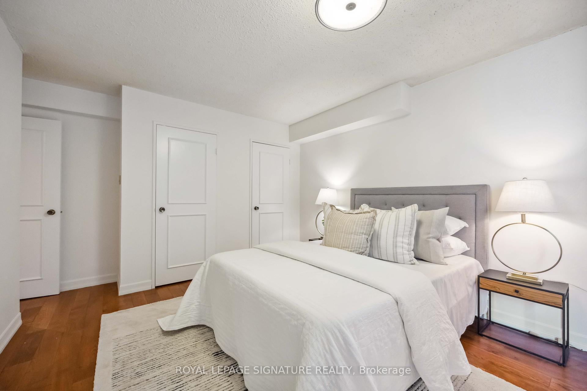 2 Bedrooms Condo at 212 St. George, Toronto For sale