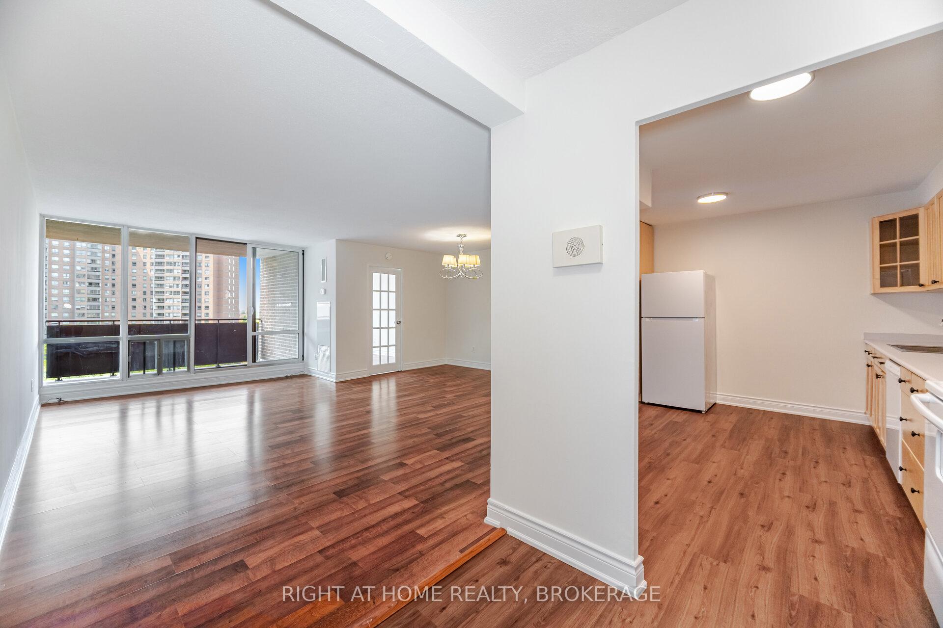 3 Bedrooms Condo at 714 The West Mall, Toronto For sale