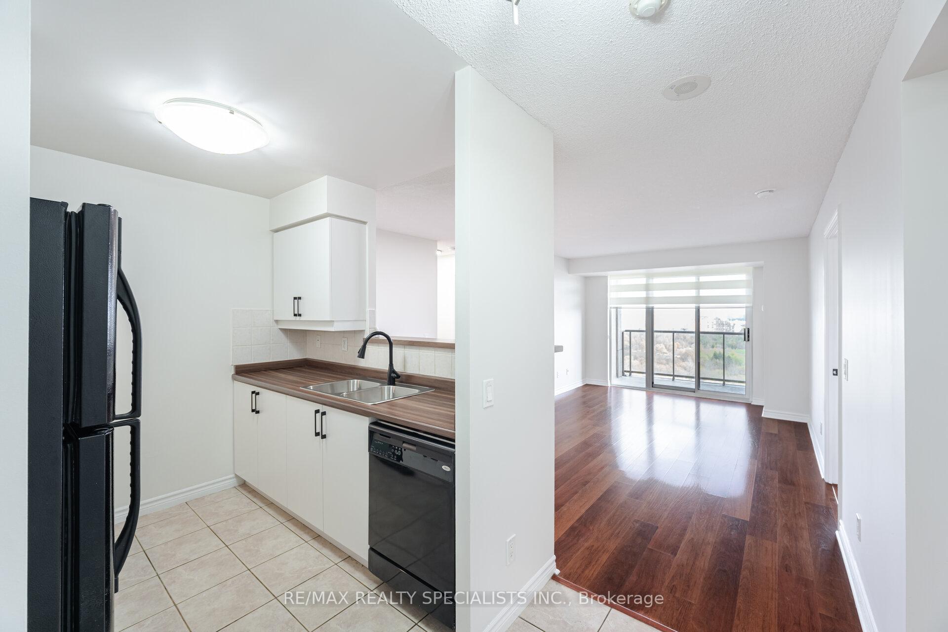 3 Bedrooms Condo at 700 Humberwood, Toronto For sale