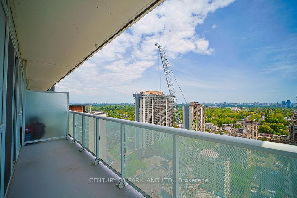 2 Bedrooms Condo at 101 Erskine, Toronto For sale