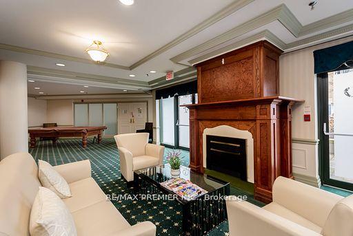 2 Bedrooms Condo at 53 Woodbridge, Vaughan For sale