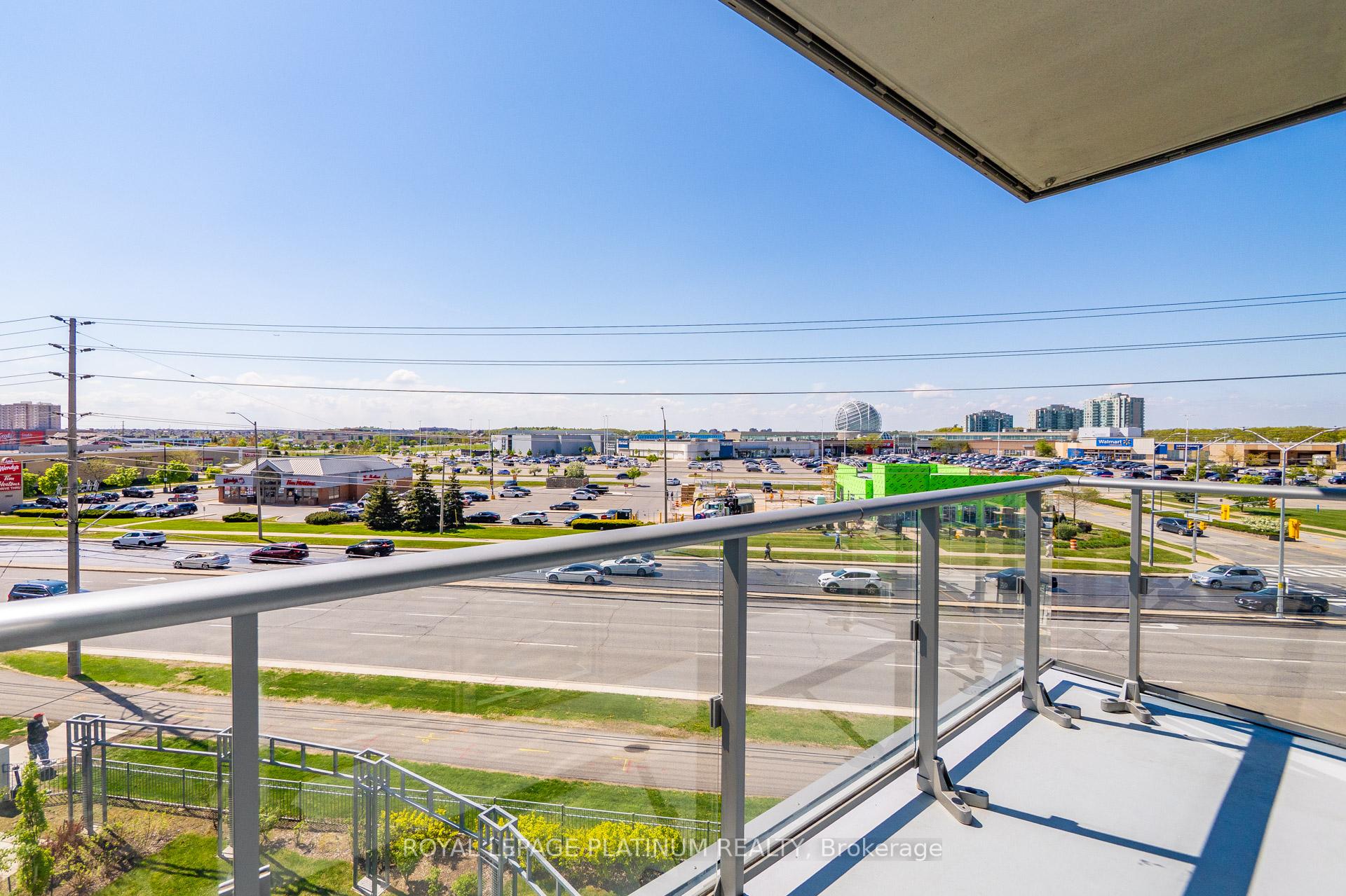 3 Bedrooms Condo at 4699 Glen Erin, Mississauga For sale