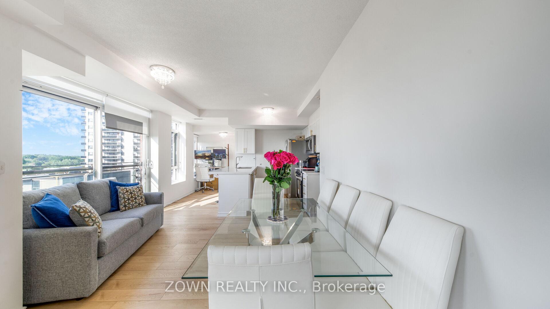 3 Bedrooms Condo at 15 Maplewood, Toronto For sale
