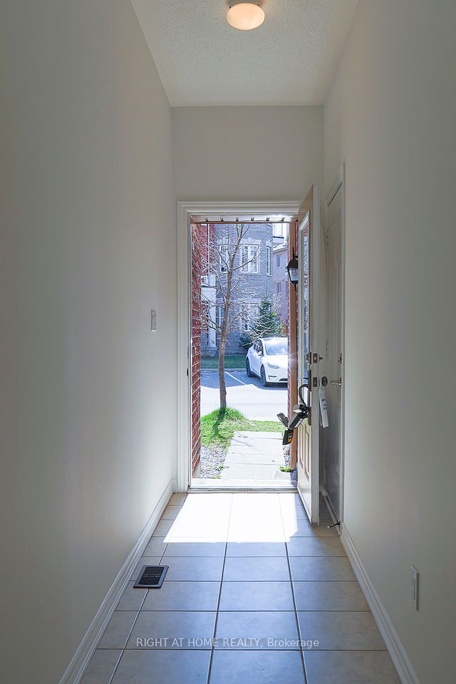 #UPPER - 11 Telegraph Street, Brampton, ON L6Z 0H9