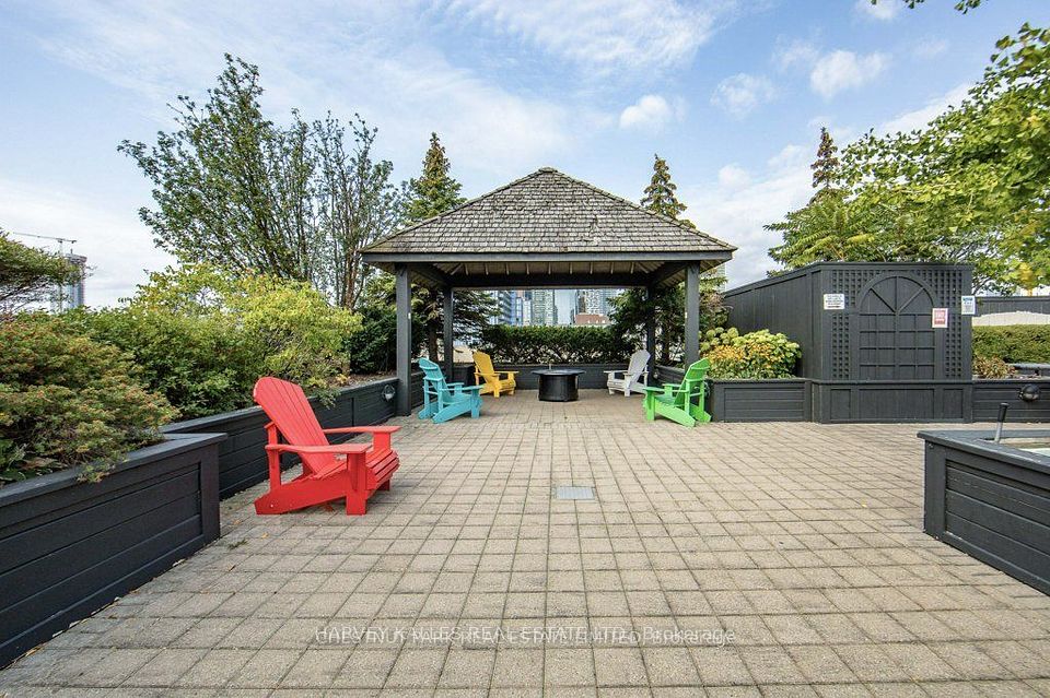 313 Richmond Street E 555