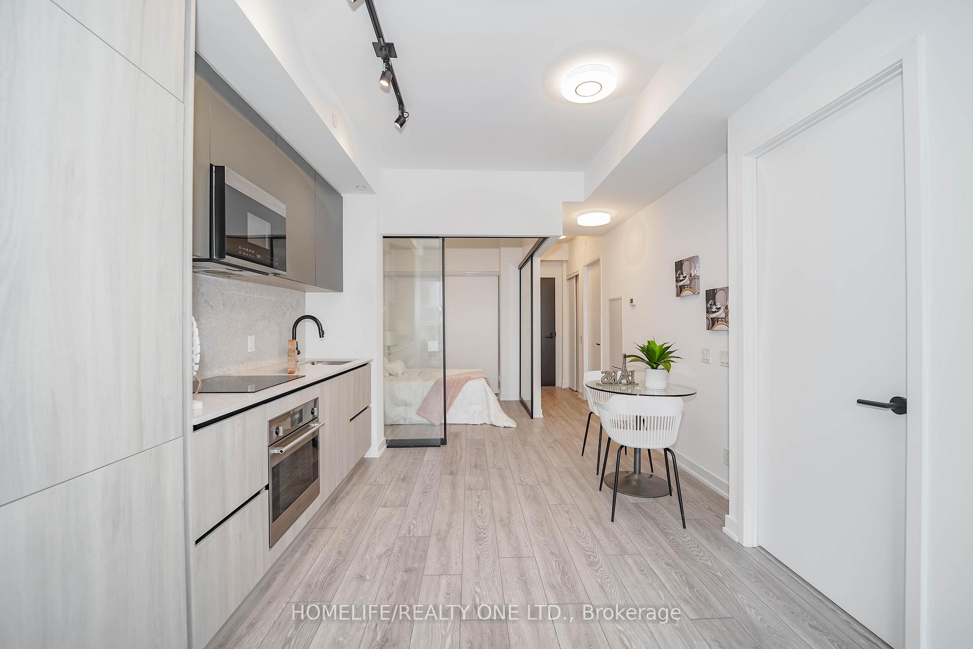 1 Bedroom Condo at 108 Peter, Toronto For sale