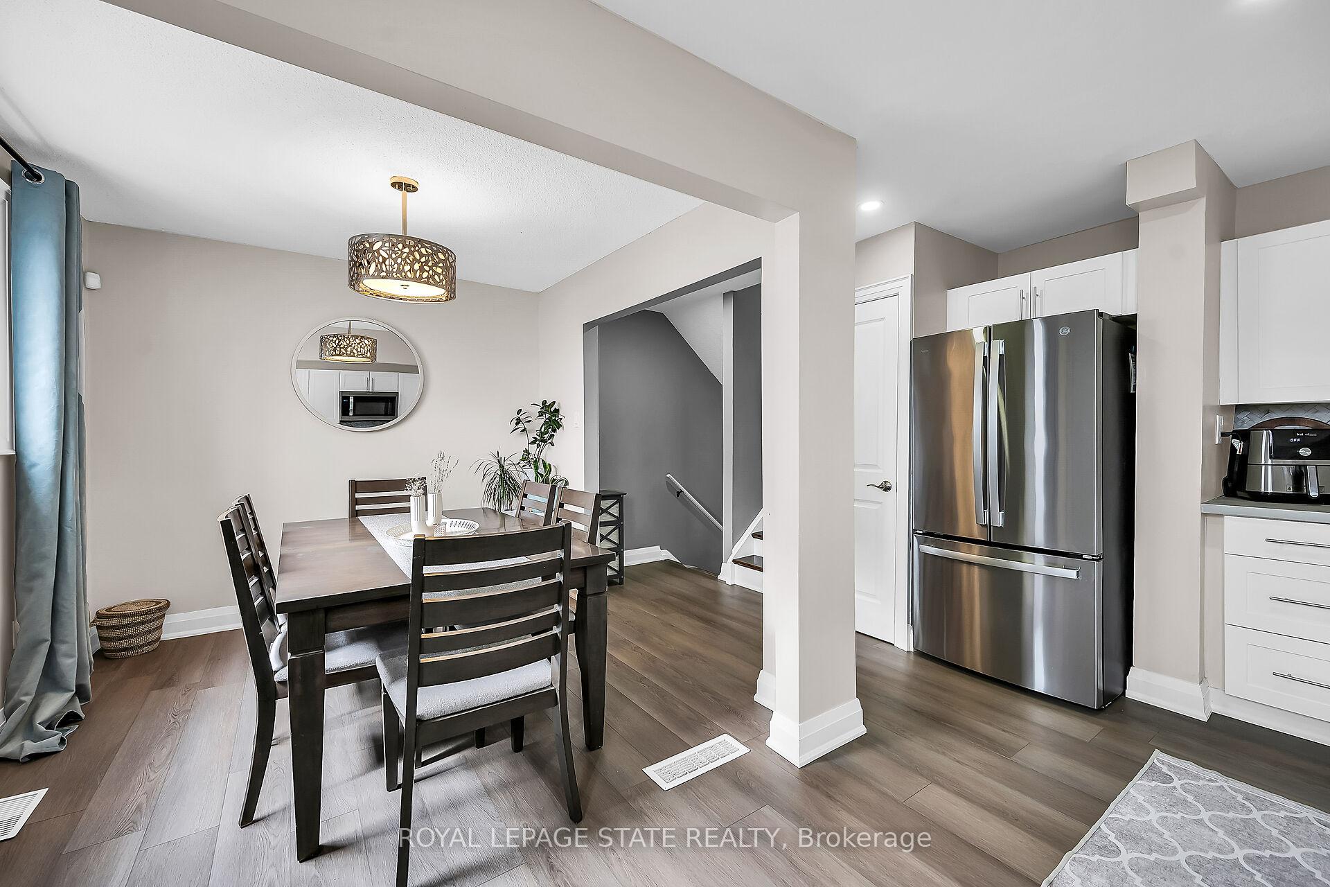 3 Bedrooms Condo at 444 Stone Church, Hamilton For sale
