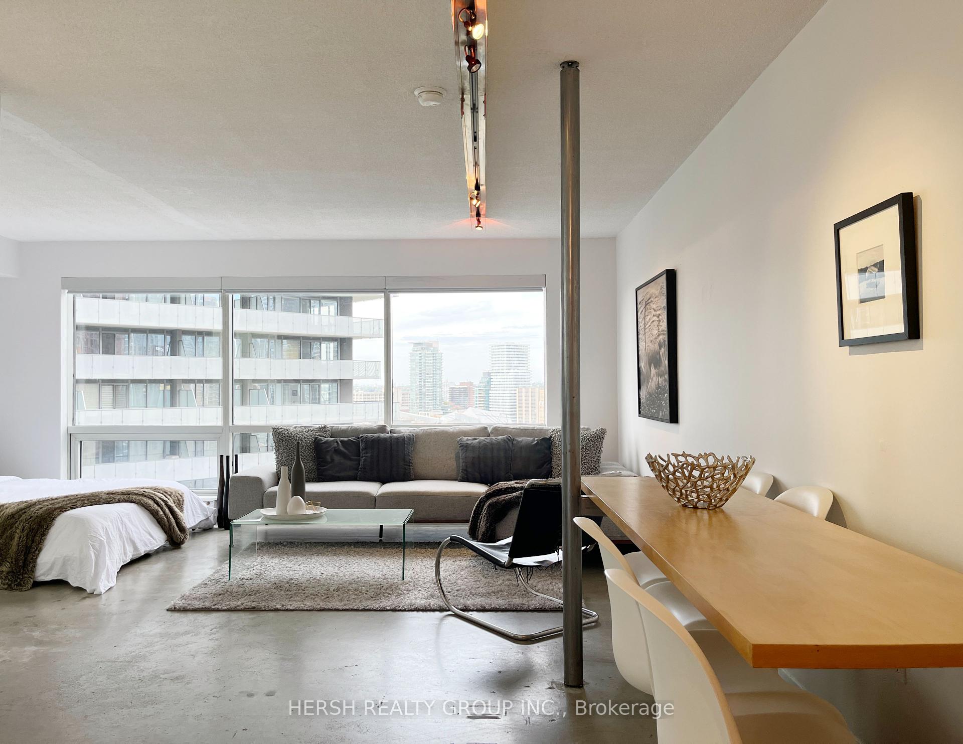 1 Bedroom Condo at 1001 Bay,  Toronto For sale