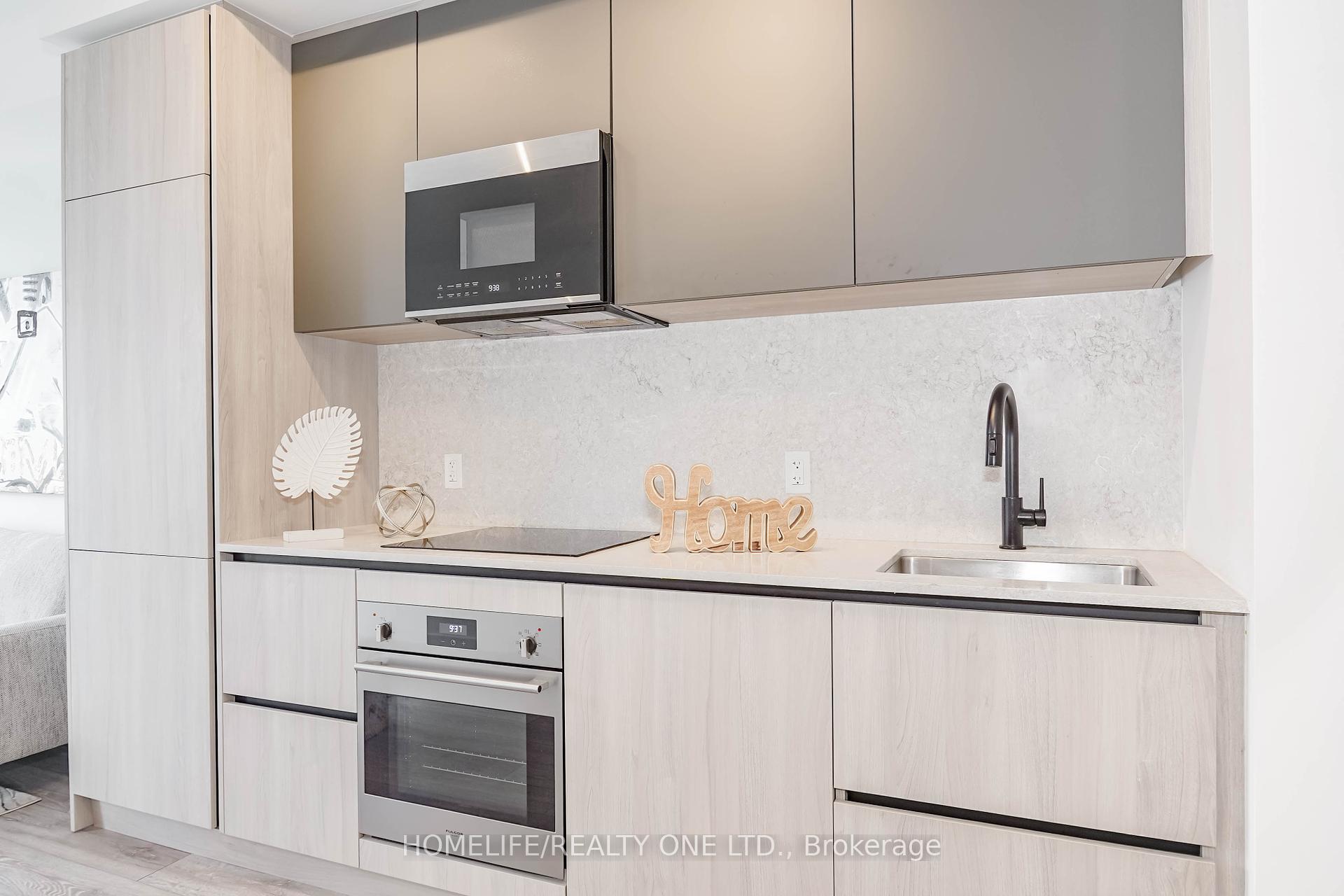 1 Bedroom Condo at 108 Peter, Toronto For sale