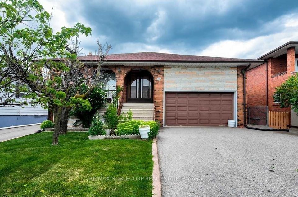 50 Plewes Road, Toronto, ON M3K 1K5