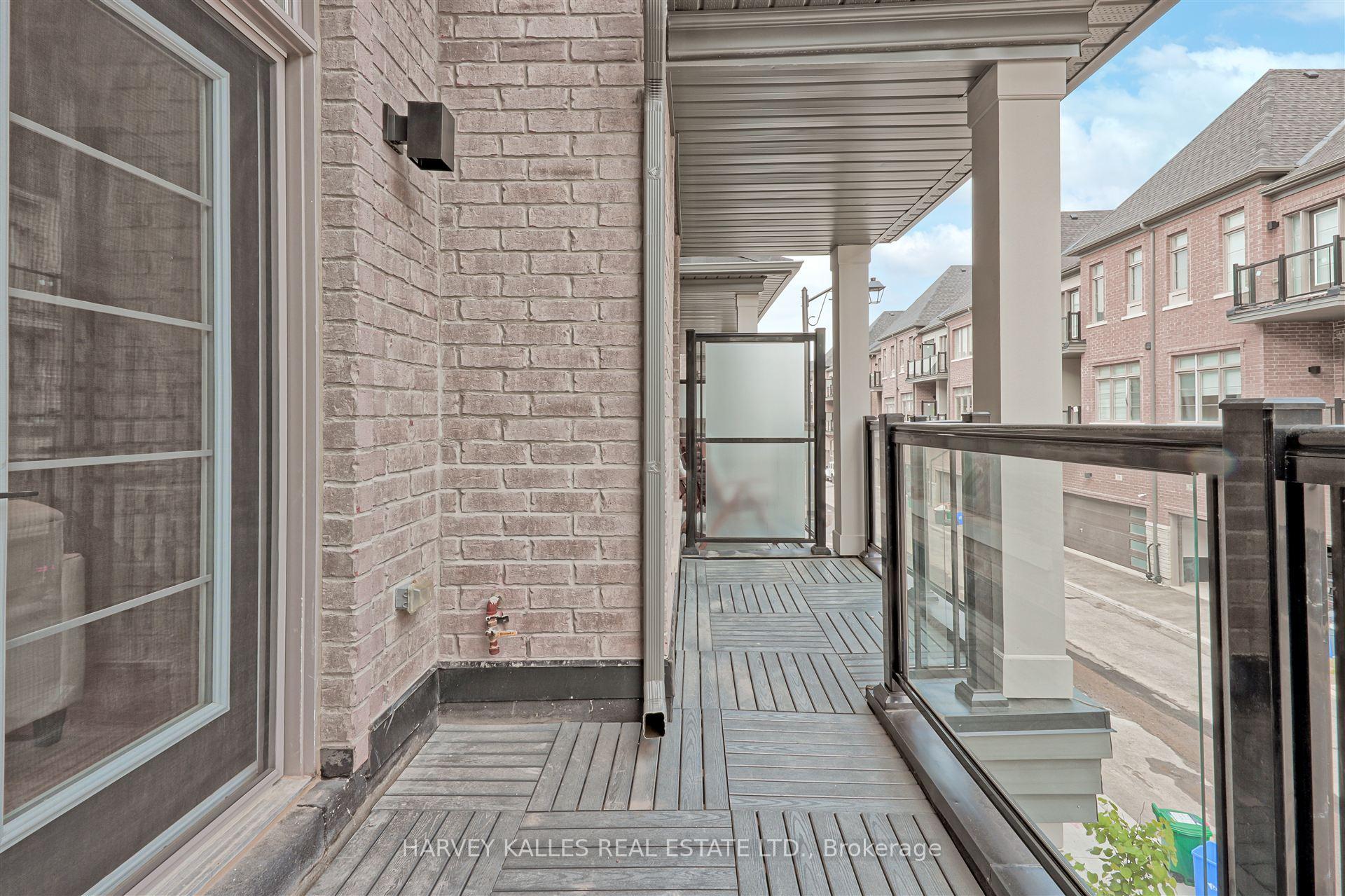 75 De La Roche Drive S